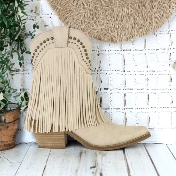 BEAST FASHION Shoes - 8.5 Beast Adela-16 Stone Fringe Stud Embellishment Short Western Cowboy Boot
